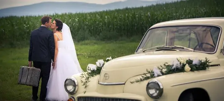 Impreza w stylu lat 40 - jak stworzyć niezapomniane wspomnienia