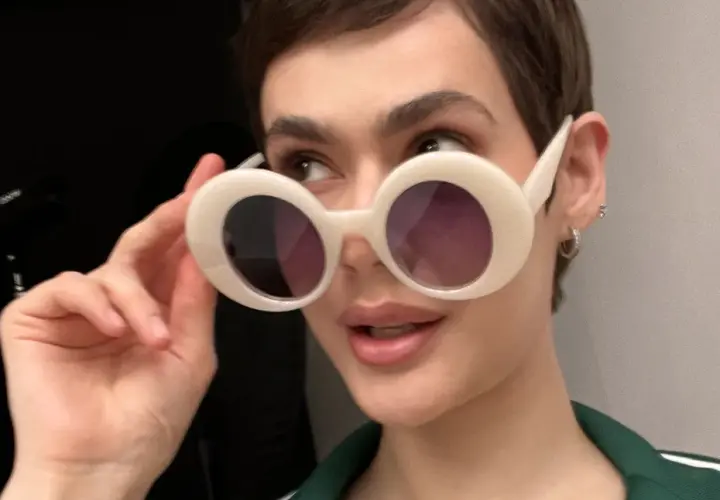 Okulary w stylu lat 60 - odkryj ikony mody i stylowe inspiracje