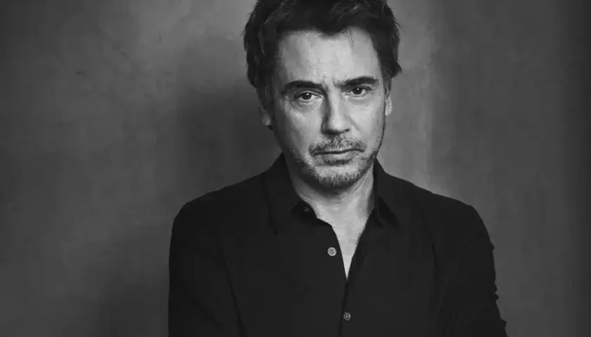 Jak dotlenił muzykę elektroniczną Jean-Michel Jarre i jego wpływ